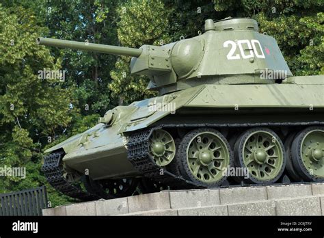 Russian tank ww2 Fotos und Bildmaterial in hoher Auflösung Alamy