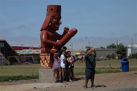 Una Estatua Con Un Enorme Falo Es La Nueva Atracci N Tur Stica De Un