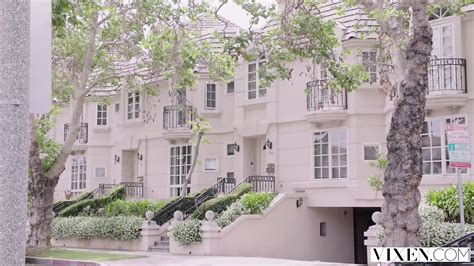 Vixen Zwei Blondinen Haben Wahnsinnigen Leidenschaftlichen Sex Mit Riesenschwanz Xhamster