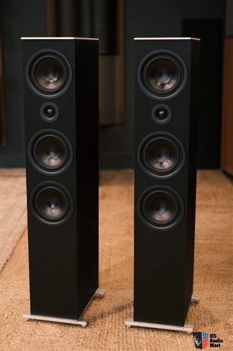 T A Elektroakustik Caruso S 10 Floorstanding Loudspeaker Pair Photo