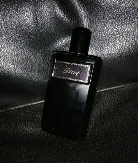 Brioni Eau de Parfum Intense Brioni Cologne - ein es Parfum für Männer 2021