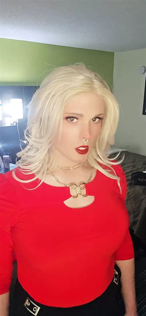 Free Ladyboy Smoking Shemale Porn Videos Xhamster