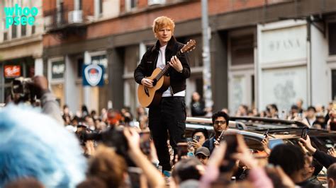 Ed Sheeran Si Esibisce A Sorpresa In Strada A New York In Un Live