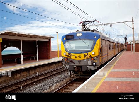 Train station platform south africa hi-res stock photography and images ...