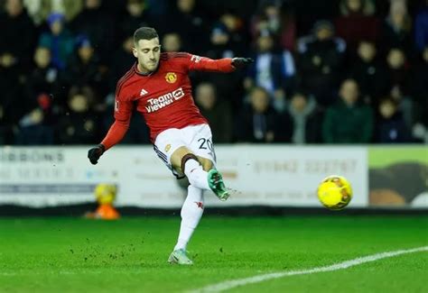 Diogo Dalot Pulse Celebration Cracks Up Fans As Man Utd Star Scores