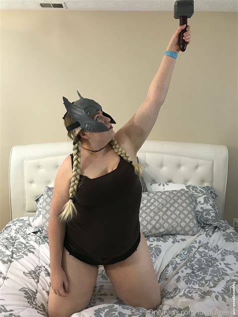 Lustfulgeek Nude Onlyfans Leaks Fappening Fappeningbook