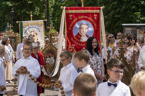 Bo E Cia O W Regionie Radomskim Mn Stwo Ludzi Na Procesjach