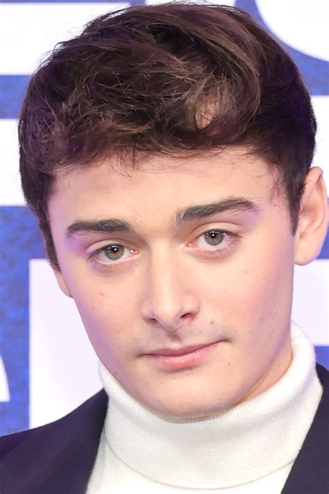 Noah Schnapp Comes Out As Gay In Tiktok Video Popsugar Celebrity