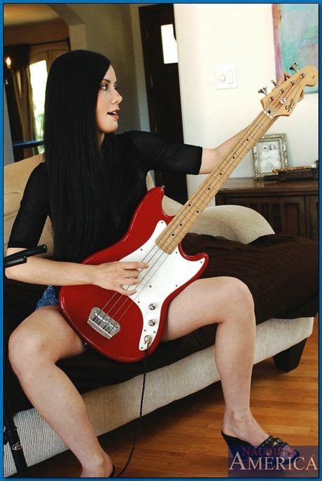 Petite Teen Mina Lee Gets Her Shaved Pussy Plugged By Her Stepbro