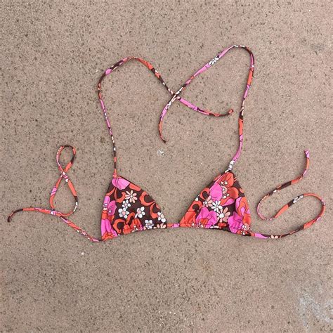 Frankies Bikini Top Says Size Extra Large But Depop