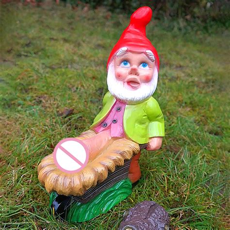 Funny Resin Figurines Naughty Garden Gnome Garden Decoration Statue