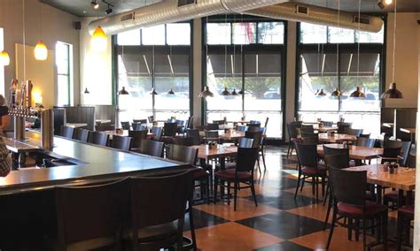 university  dayton deweys pizza