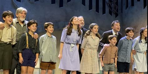 Tv Noche De Estreno De Los Chicos Del Coro En El Teatro La Latina