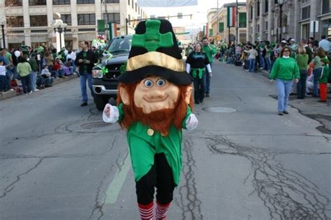 Here Are Americas Best St Patricks Day Parades St Patrick S Day Parade Parades Celebrities