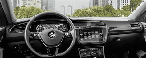 Vw Taigo Interior : Volkswagen Tiguan Suv Interior Comfort Carbuyer ...