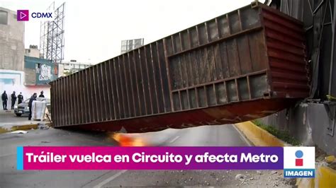 Tr Iler Vuelca En Circuito Interior Y Afecta La L Nea Imagen Televisi N