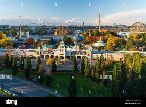 Ferris Wheel La Ronde Montreal Hi Res Stock Photography And Images Alamy