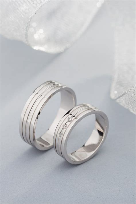Platinum Vs Silver Whats The Difference In 2022 Silver Engagement