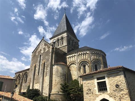 Mareuil Sur Lay Dissais Un Joli Bourg Plein Dhistoires Et De Projets