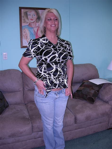 Milf Alexis Anderson Shows Her Big Tits Her Shaved Pussy While Fully Naked Coedcherry