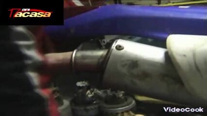 Un Sex Ferbinte Cu O Motorcycleta Une Fete Ejagulat în Evacoriea Motorciclete Sport Filma