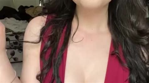 Babestation Girl With Red Lipstick Smokes Free Sex Video RedTube