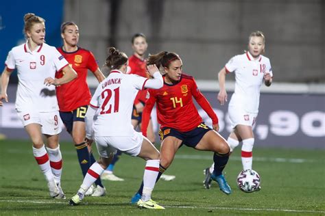 La selección femenina prueba su crecimiento ante la subcampeona del mundo