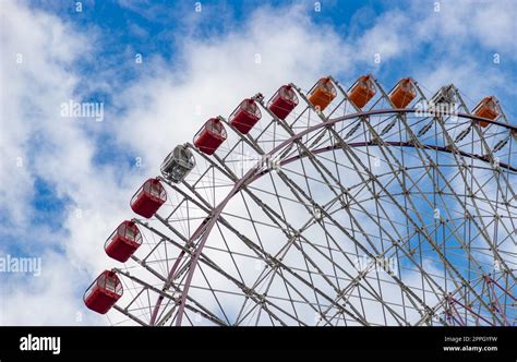 Tempozan Giant Ferris Wheel V Stock Photo Alamy