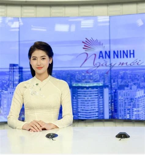 Hot girl ngủ gật từng được ví như Suzy bản Việt Giờ đã là MC của VTV gây bão khi đi thi