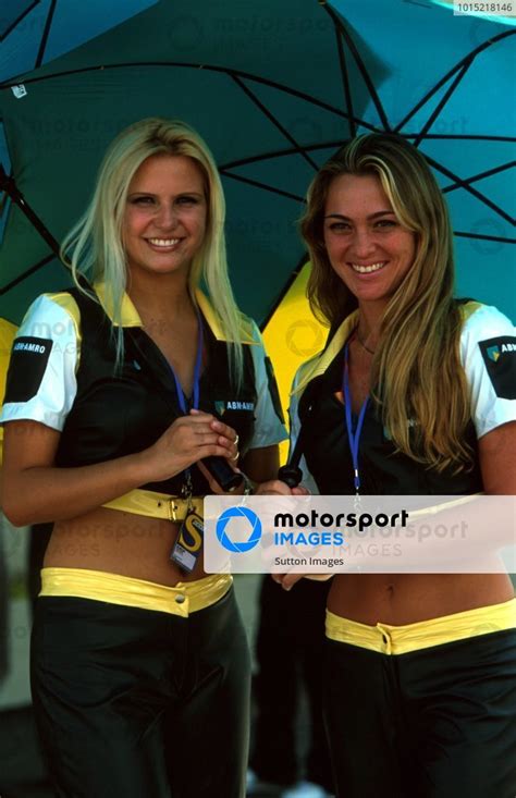 These Girls Take Shade From The Heat Brazilian Grand Prix Interlagos