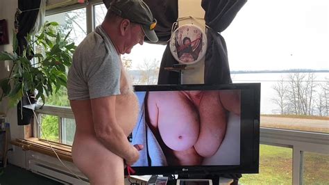 Sneaking Up To Cumm On Stephanies Floppers English Gay Amateur Porn XHamster