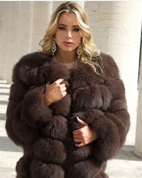 Pin Di Addictfur Su Fur Pelliccia Di Volpe Stile Di Moda Pelliccia