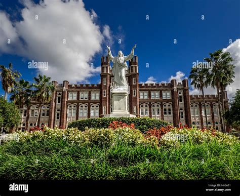 Loyola College Hi Res Stock Photography And Images Alamy