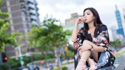 Kiki Hsieh Women Model Asian Brunette Women Outdoors Looking Away