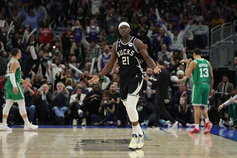 NBA News: Oszaleli na punkcie Lillarda. Wyjątkowe sceny w Milwaukee