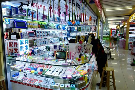 A visit to the largest electronics market in the world | Le Wagon