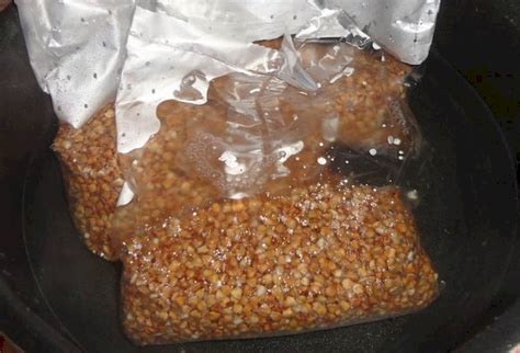 Сколько варить гречку в пакетиках на плите, в мультиварке и микроволновке