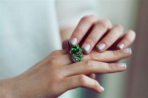 Выбираем масло для ухода за кутикулой