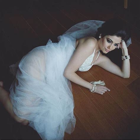 Alerta Tend Ncia Noivas Fazem Ensaios Sensuais Usando V U E Lingerie Metr Poles