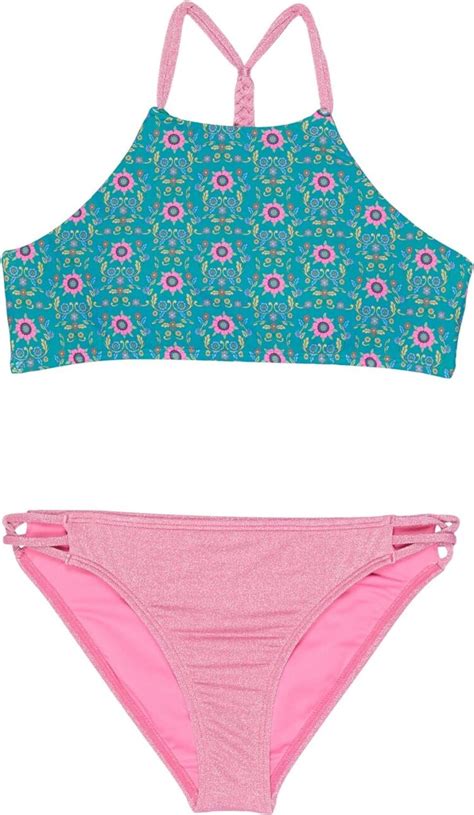 Hot Sexy Hanna Chan Bikini Pics