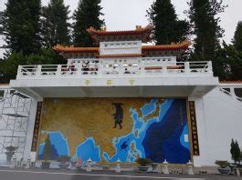 Get lost in Xuanzang Temple — A temple worshiping the Master monk Tang Sanzang near by Sun Moon ...