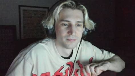 xQc fumbles a great Minecraft speedrun by crafting more than a dozen ...