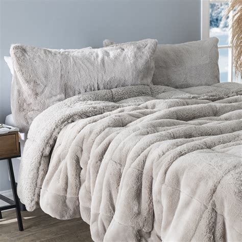 Legendary Chunky Bunny - Coma Inducer® Oversized Comforter - USA Filled