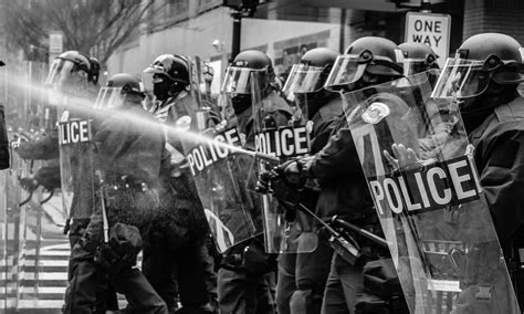 handle  pepper spray attack