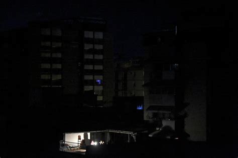 En Imágenes Un Nuevo Apagón Deja Sin Luz A Caracas