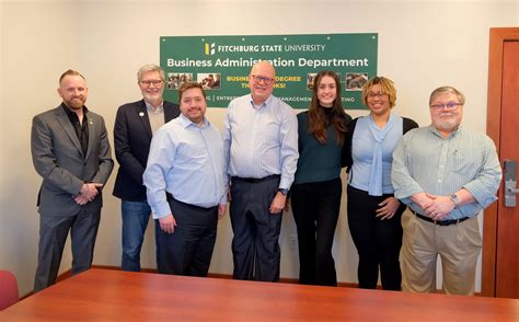 Business Administration Students Discuss Entrepreneurship