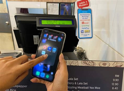 tesco spurs growth  malaysian fb vendors  digital payments