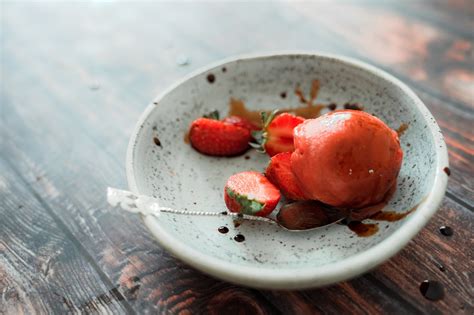 A strawberry sorbet recipe that needs just four ingredients | abillion