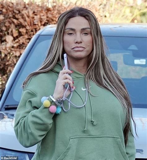 Katie Price Has Her Th Boob Job In Belgium In Bid To Have Biggest Breasts In Britain Daily