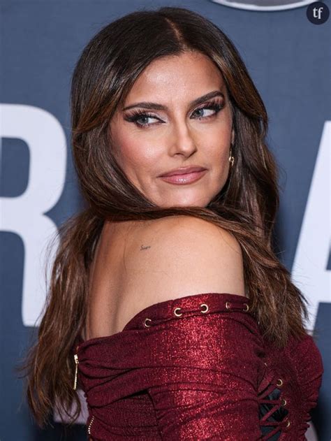 Je Suis Plantureuse Cette Chanteuse Culte S Affiche En Bikini Et Sans Makeup Et C Est